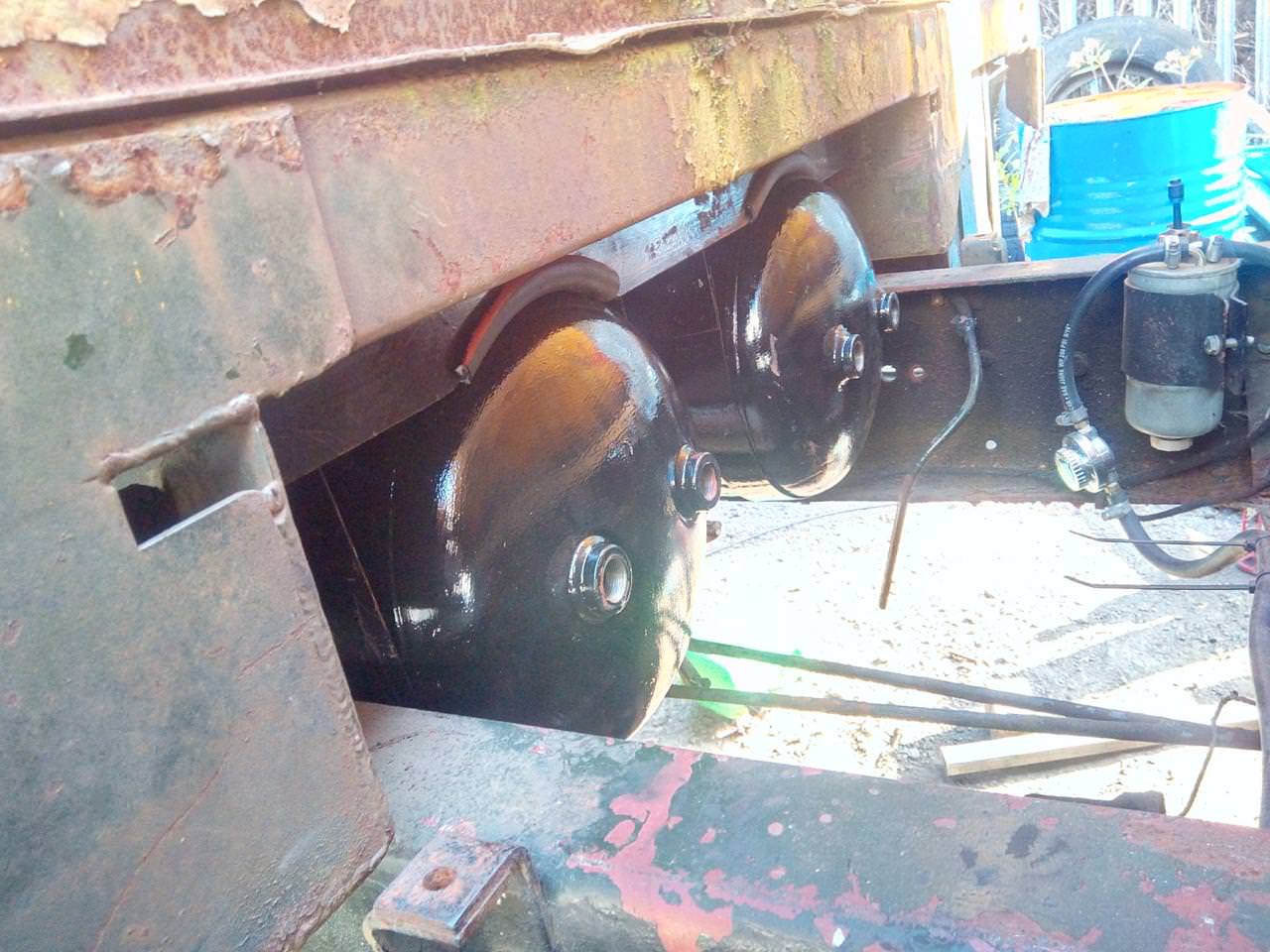 The air tanks re-fitted to the bracket, now fully tucked up into
the underside of the truck's body.
