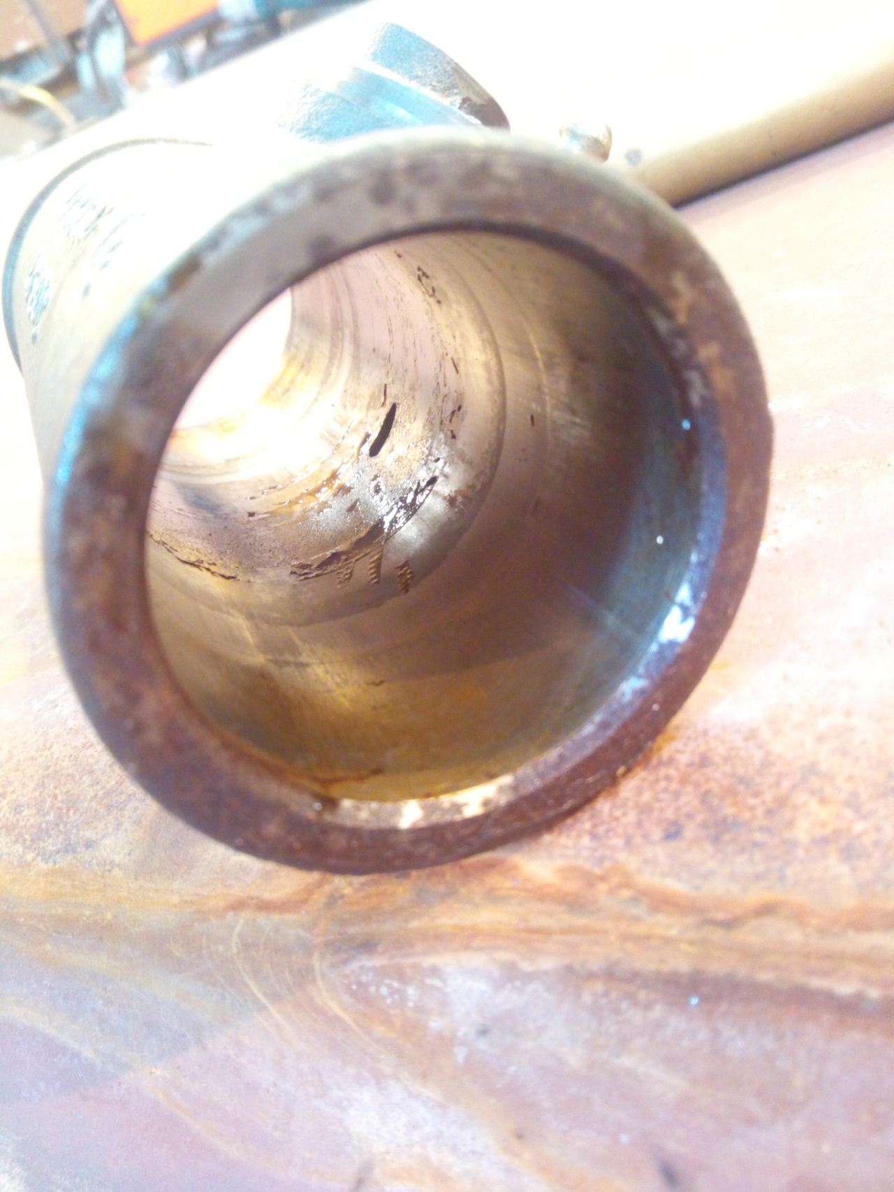 The view into the wheel cylinder, showing perfectly smooth inner
bore except for all the cosmoline protective sludge