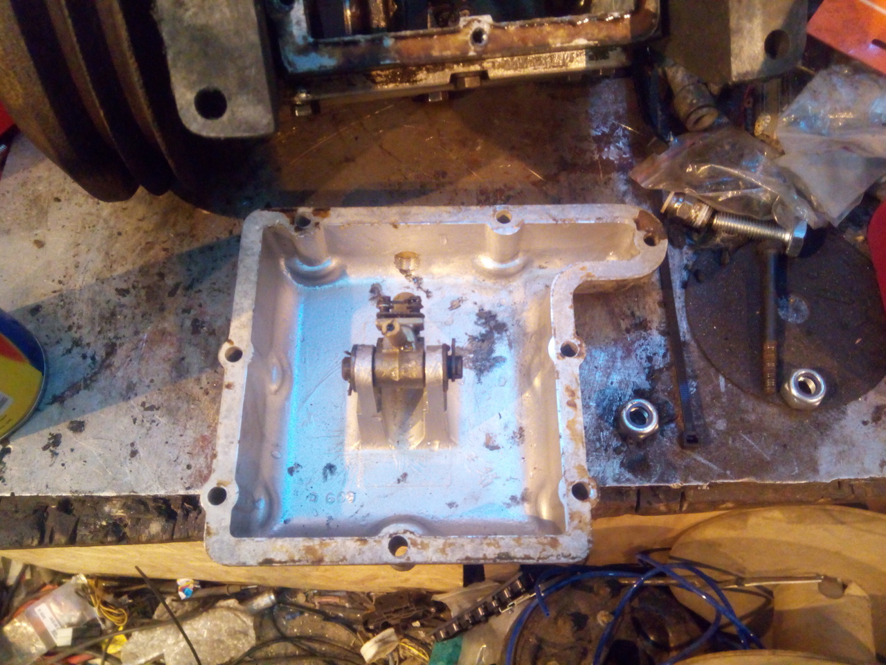The inside of the compressor's sump, now spotlessly clean.