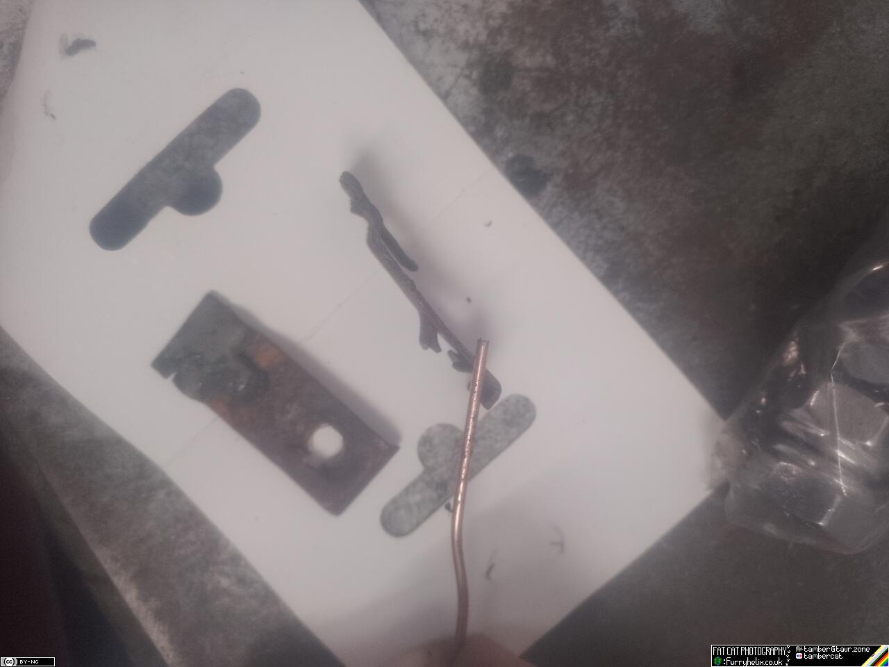 Two metal speed-clips for winding coarse-thread fasteners into